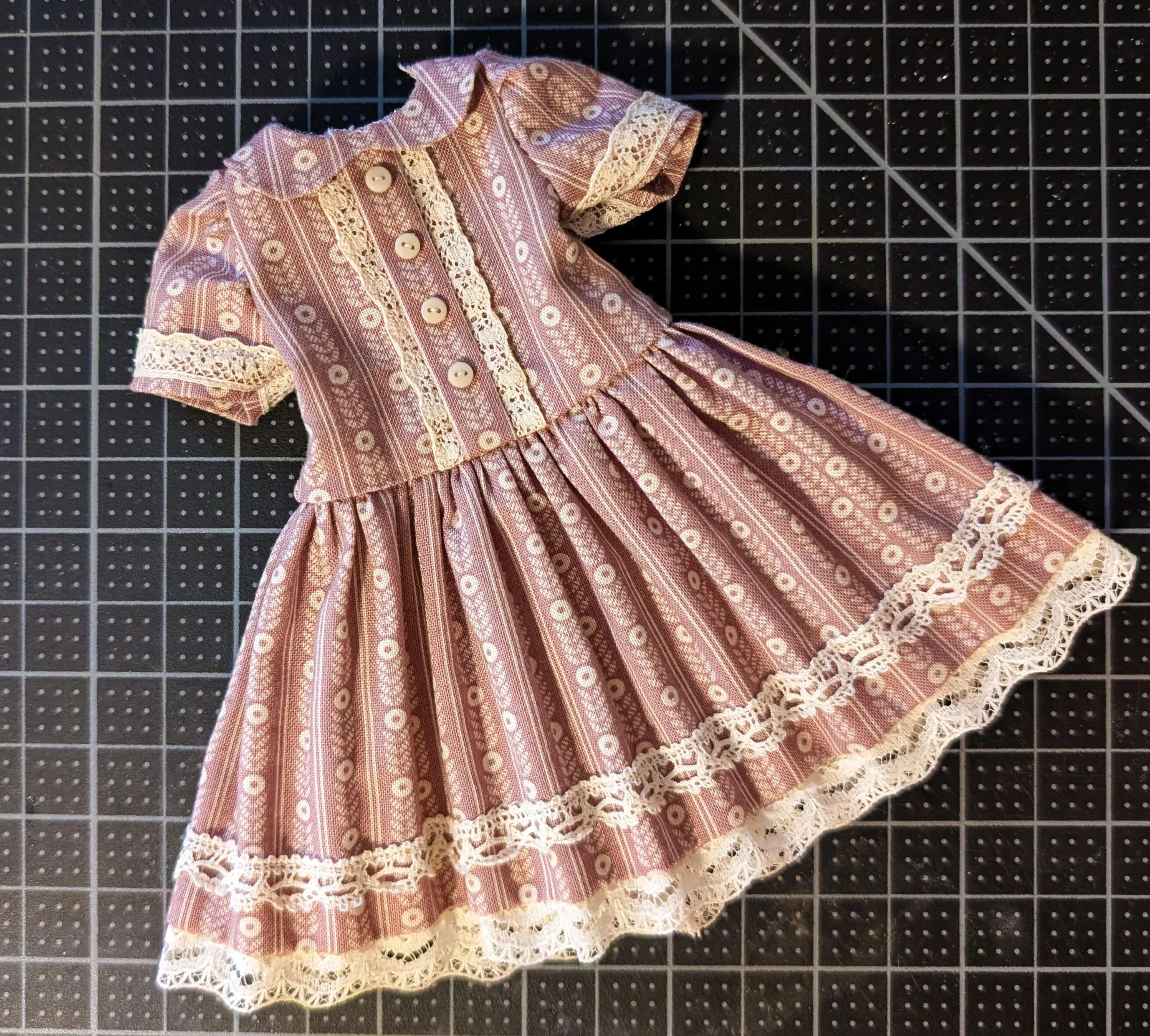 PC Looking Glass Lolita 11" Fashion Doll - Wonderland Alice Dress and apron/pinafore outfit - Downloadable RAD Doll Clothes PDF Sewing Pattern